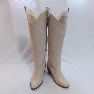 KNEE-HIGH WINTER WHITE BOOTS 7.5